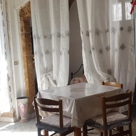 Trullo Chiancola Antica * Alberobello